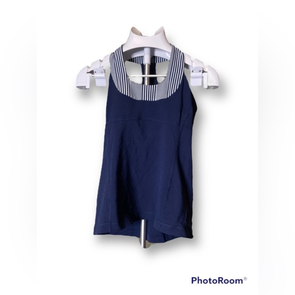 Lululemon Tank Racer back Crew cut neckline. Size 6